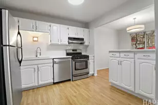 602 Eastview Ct, Schaumburg, IL 60194 - Photo 6
