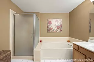 341 Cimarron Rd E, Lombard, IL 60148 - Photo 14