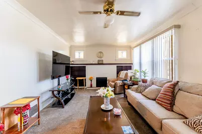 8129 S Cornell Avenue, Chicago, IL 60617 - Photo 4