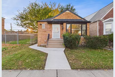 10036 S Saint Lawrence Avenue, Chicago, IL 60628 - Photo 1