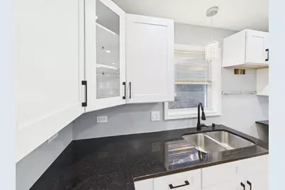 10036 S Saint Lawrence Avenue, Chicago, IL 60628 - Photo 8