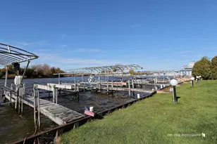 52 N Pistakee Lake Rd, Fox Lake, IL 60020 - Photo 16