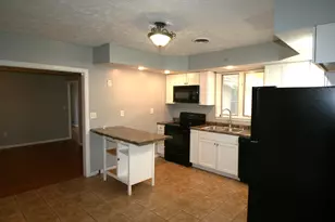 204 E 4th St, Mackinaw, IL 61755 - Photo 4
