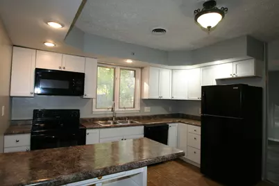 204 E 4th Street, Mackinaw, IL 61755 - Photo 6