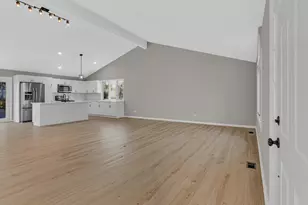 186 Cedarwood Dr, Steger, IL 60475 - Photo 8