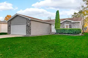 186 Cedarwood Dr, Steger, IL 60475 - Photo 2