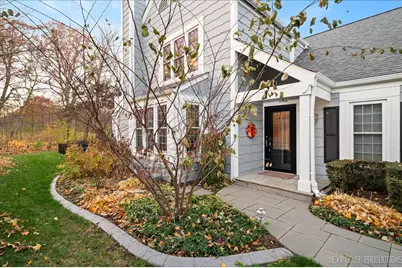 92 Whittington Course, Saint Charles, IL 60174 - Photo 2