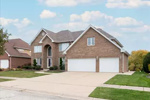 38 E Grandview Dr, South Holland, IL 60473 - Photo 2
