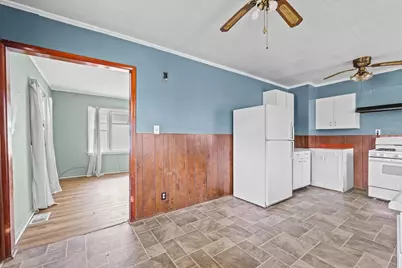 218 W Elm Street, Hoopeston, IL 60942 - Photo 10