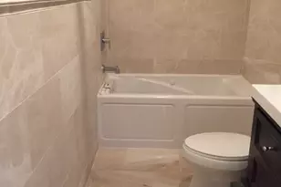 622 W Briar Pl, Chicago, IL 60657 - Photo 8