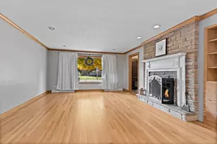 615 Tiffany Dr, Waukegan, IL 60085 - Photo 4