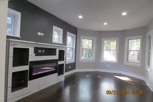 5423 N Sawyer Ave, Chicago, IL 60625 - Photo 2