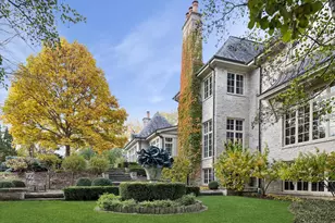 2450 Persimmon Dr, Saint Charles, IL 60174 - Photo 4