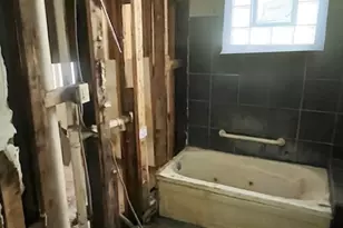 8419 S Muskegon Ave, Chicago, IL 60617 - Photo 6