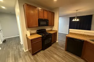 433 Acushnet St, Elgin, IL 60124 - Photo 8