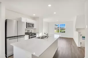 887 Briar Gln Ct, Hampshire, IL 60140 - Photo 2