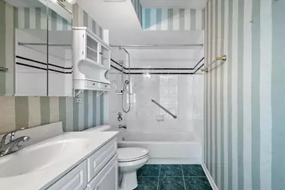 7071 W Touhy Avenue #403, Niles, IL 60714 - Photo 16