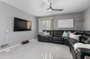 2888 Whispering Oaks Ct, Buffalo Grove, IL 60089 - Photo 12