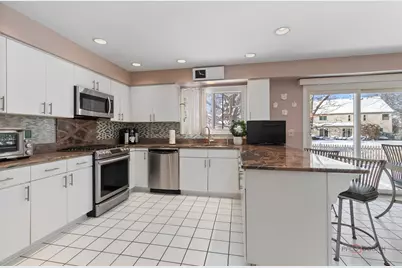 2888 Whispering Oaks Court, Buffalo Grove, IL 60089 - Photo 4