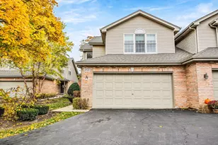 853 Rosebud Ct, Roselle, IL 60172 - Photo 1