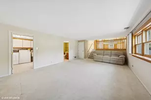 7769 Danbury Dr, Darien, IL 60561 - Photo 10