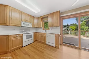 7769 Danbury Dr, Darien, IL 60561 - Photo 6