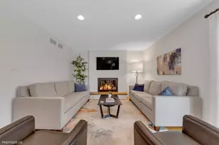 7832 Adams St, Darien, IL 60561 - Photo 12