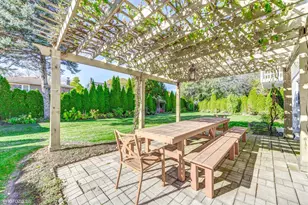 7832 Adams St, Darien, IL 60561 - Photo 8