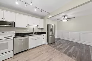 7100 W 95th St, Oak Lawn, IL 60453 - Photo 14