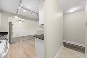 7100 W 95th St, Oak Lawn, IL 60453 - Photo 12