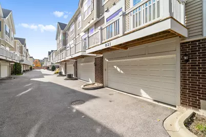 821 Lexington Circle E, Des Plaines, IL 60016 - Photo 4