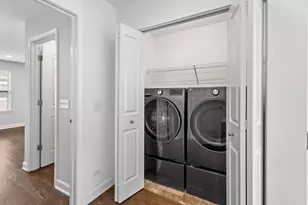 821 Lexington Cir E, Des Plaines, IL 60016 - Photo 22