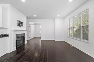 821 Lexington Cir E, Des Plaines, IL 60016 - Photo 12