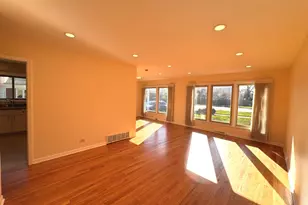 1042 W Central Rd, Mount Prospect, IL 60056 - Photo 32