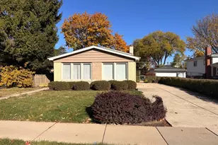 1042 W Central Rd, Mount Prospect, IL 60056 - Photo 2