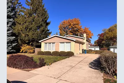 1042 W Central Road, Mount Prospect, IL 60056 - Photo 1