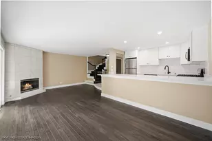 19 Cour Leroux, Palos Hills, IL 60465 - Photo 4