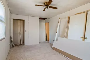 5827 E 3500S Rd, Saint Anne, IL 60964 - Photo 10