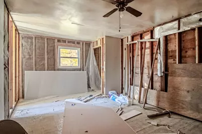 5827 E 3500S Road, Saint Anne, IL 60964 - Photo 6