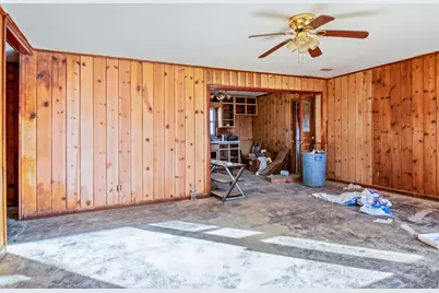 5827 E 3500S Road, Saint Anne, IL 60964 - Photo 2