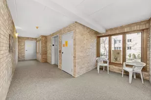 4530 W 93rd St, Oak Lawn, IL 60453 - Photo 2