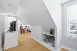 9131 Newcastle Ave, Morton Grove, IL 60053 - Photo 16