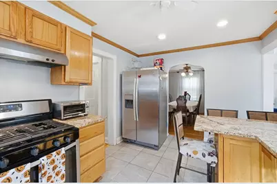 9131 Newcastle Avenue, Morton Grove, IL 60053 - Photo 12