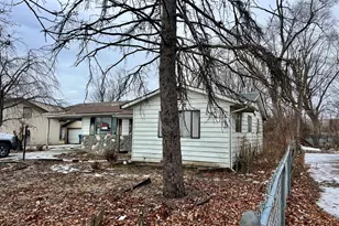 109 W 157th Pl, Harvey, IL 60426 - Photo 2