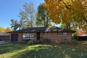 2116 14th St, Peru, IL 61354 - Photo 2