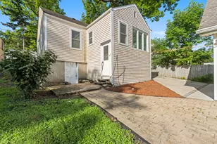 21276 W Arbor Ln, Lake Zurich, IL 60047 - Photo 2