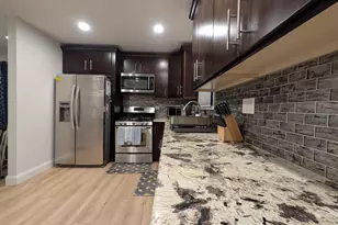 691 Burdette Ave, Glendale Heights, IL 60139 - Photo 10