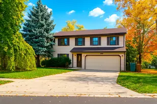 691 Burdette Ave, Glendale Heights, IL 60139 - Photo 1