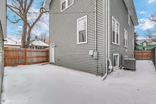 19 Augusta St, Oak Park, IL 60302 - Photo 20