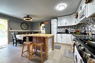 327 Tulsa Ave, Carpentersville, IL 60110 - Photo 18